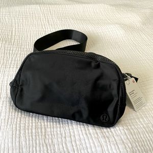 Lululemon Everywhere Belt Bag